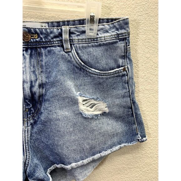 Zara  High-Rise Light Wash Distresses Denim Shorts 8 - Picture 5 of 6